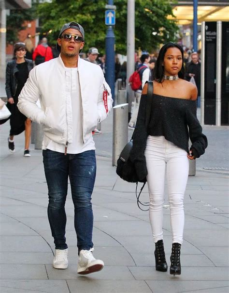 memphis depay dating history.